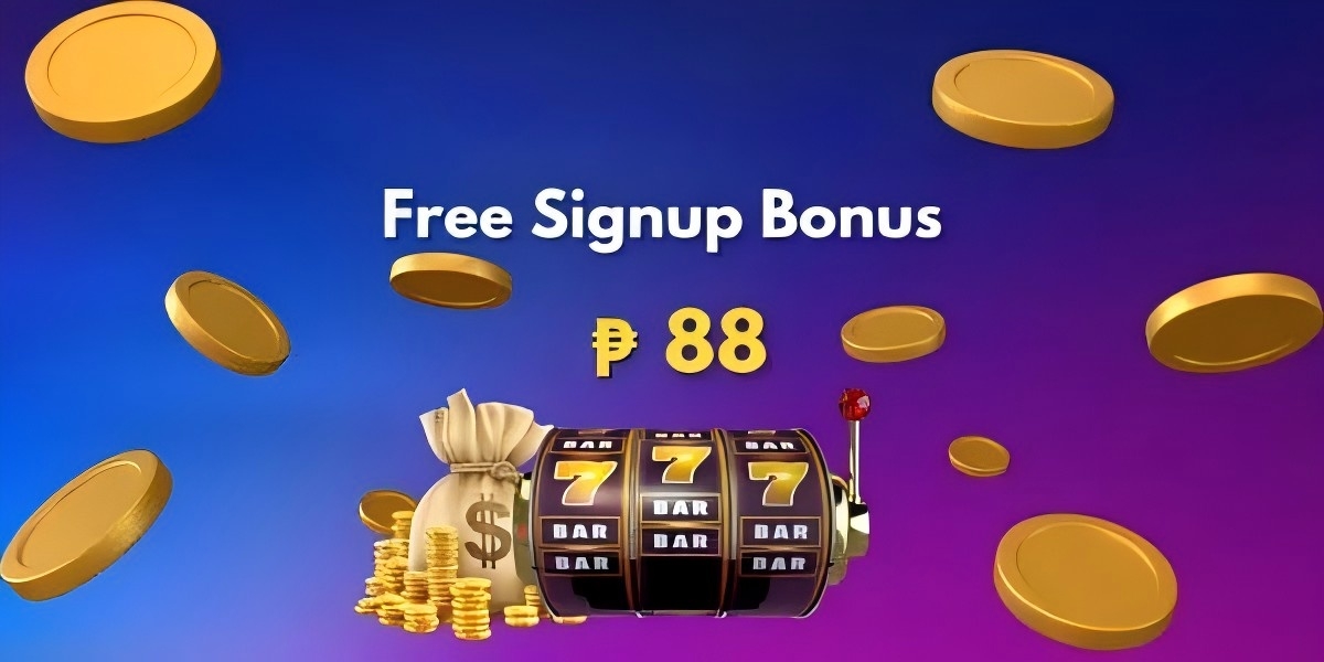 Banner khuyến mãi Hit Club APK: thưởng nạp lần đầu, tông tím vàng trên nền sảnh game